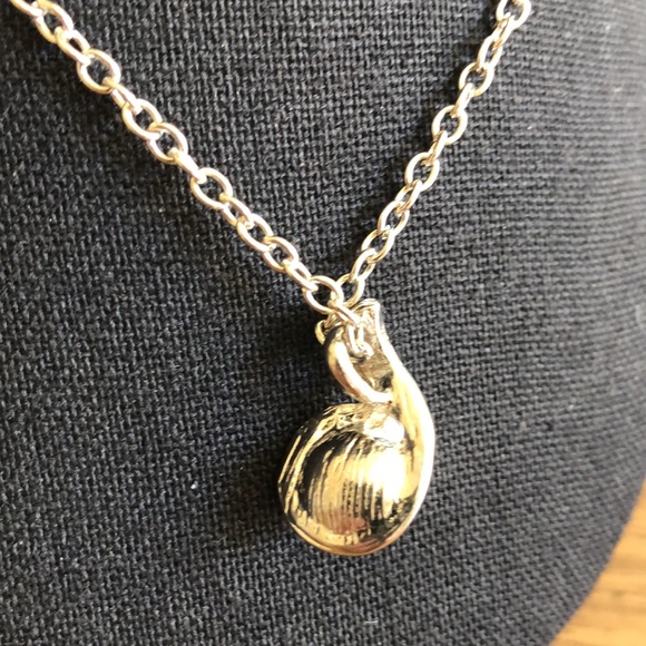 CLASSY Faux Pearl Necklace/Bracelet/Earrings - Picture 7 of 12